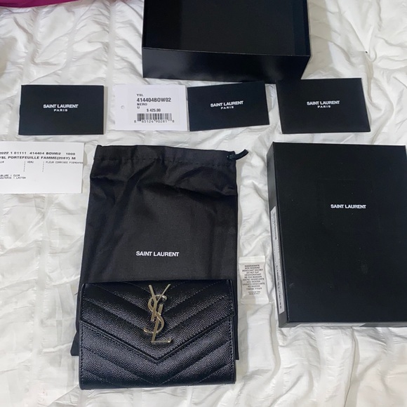 NWT Saint Laurent Monogramme Card Case V Flap - Picture 6 of 16